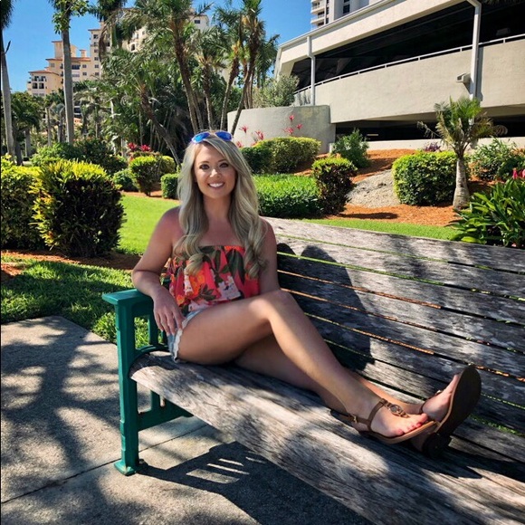 Meet Your Posher, Jessica - Picture 2 of 3